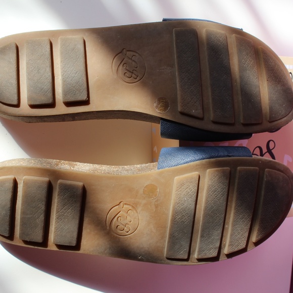 Lucky Brand Sandal, size 8.5 - Picture 4 of 4